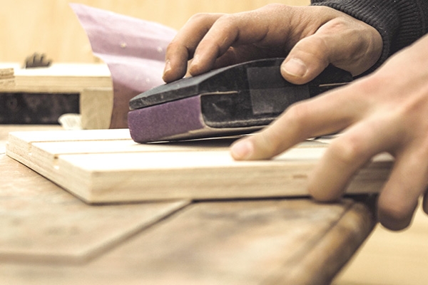 Effect Of Different Hardwood Species And Lay-Up Schemes On The Mechanical Properties Of Plywood